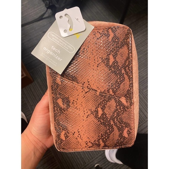 Other - HEYDAY Snake Print Tech Organizer